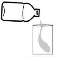 ペットボトルより袋にエコゼリーを入れる